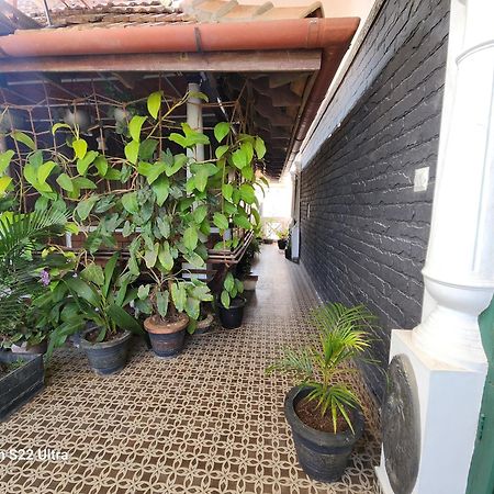 טקאדי Kairali Palace Home Stay מראה חיצוני תמונה