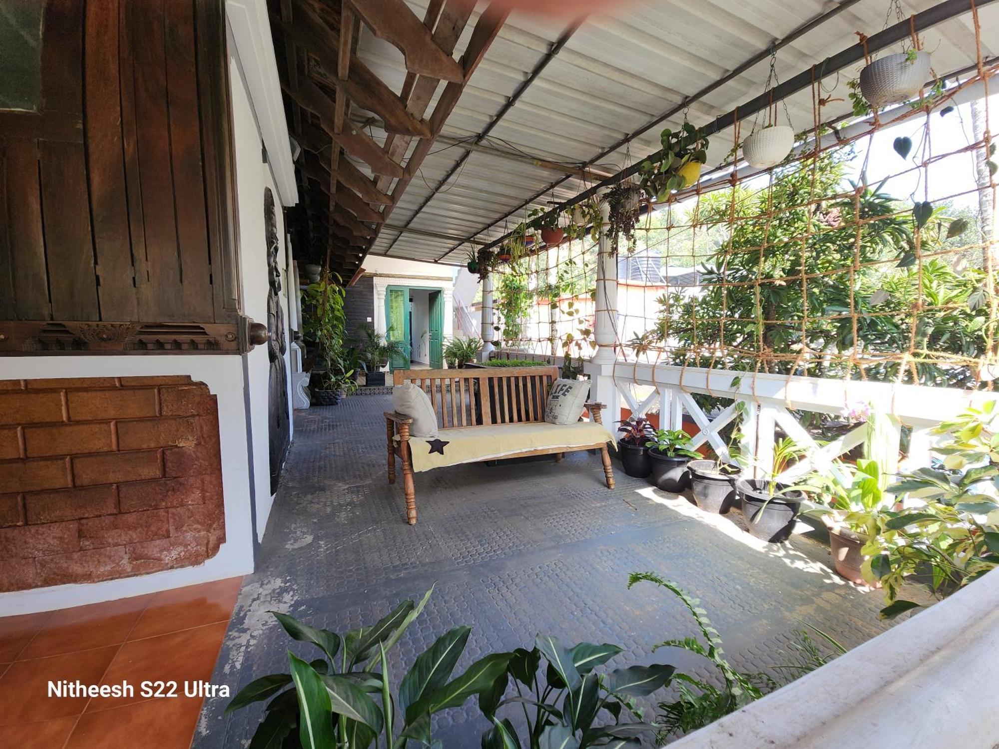 טקאדי Kairali Palace Home Stay מראה חיצוני תמונה
