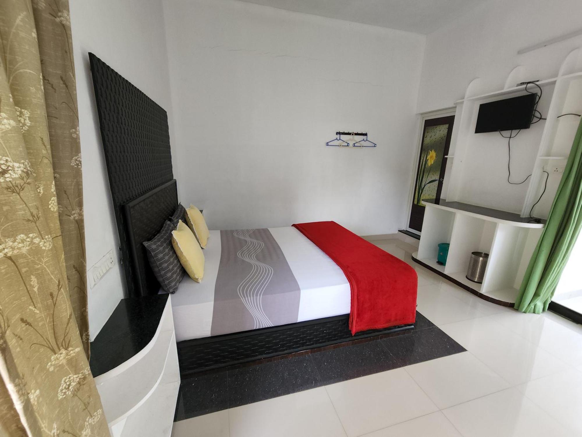 טקאדי Kairali Palace Home Stay מראה חיצוני תמונה