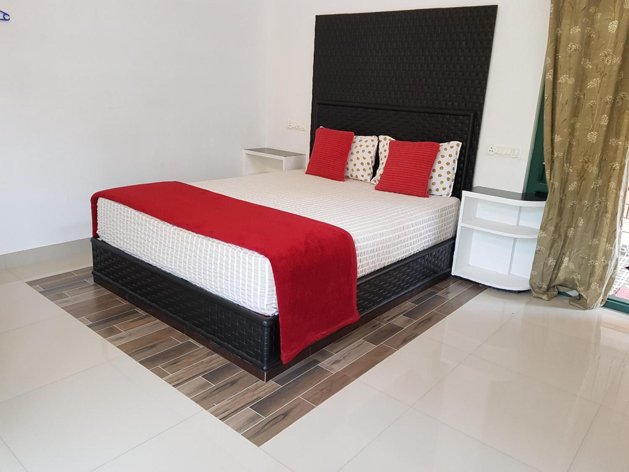 טקאדי Kairali Palace Home Stay מראה חיצוני תמונה