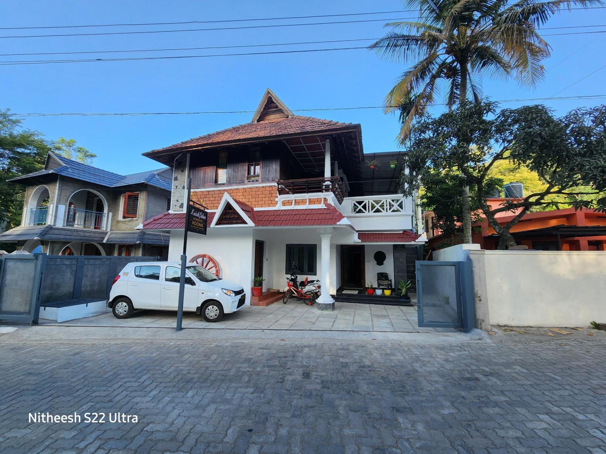 טקאדי Kairali Palace Home Stay מראה חיצוני תמונה
